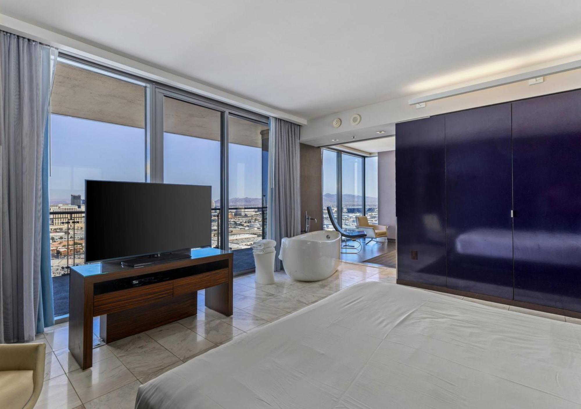 Palms Place By Zelloo *